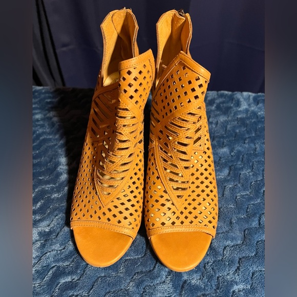 Vince Camuto Tan Cutout Heels - Picture 1 of 6